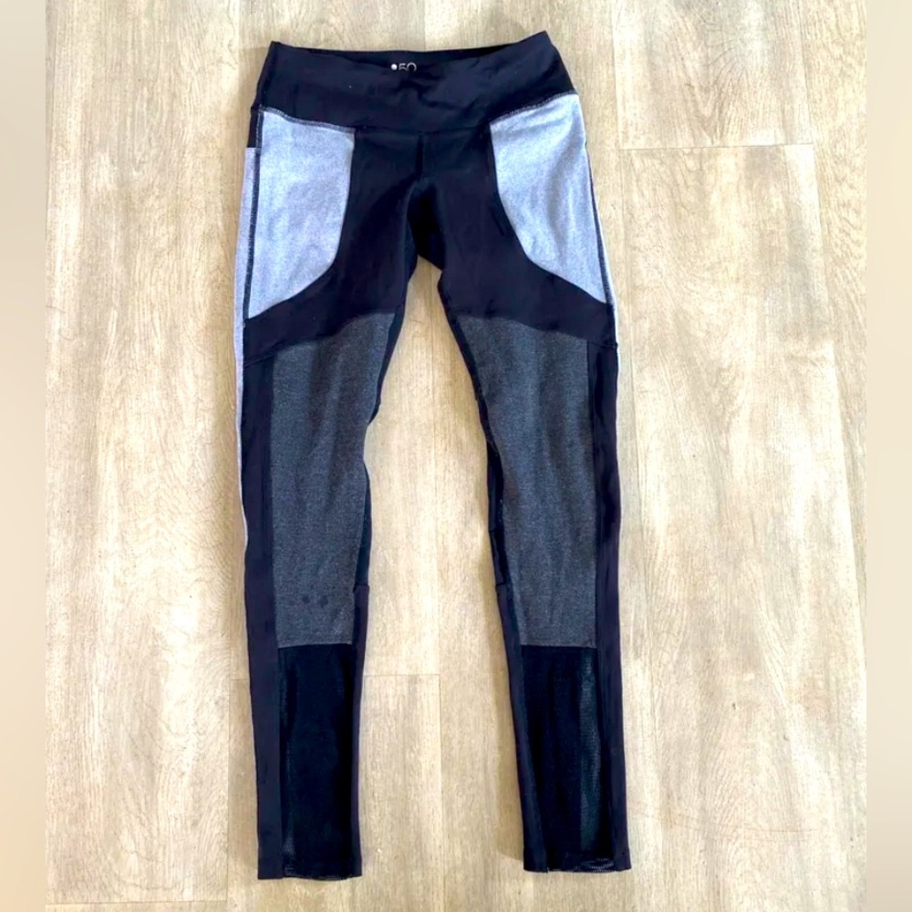 Splits59 athletic gym leggings size: XS Black Gray With Cute Mesh